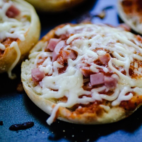 Mini Pizzas with Bays English Muffins